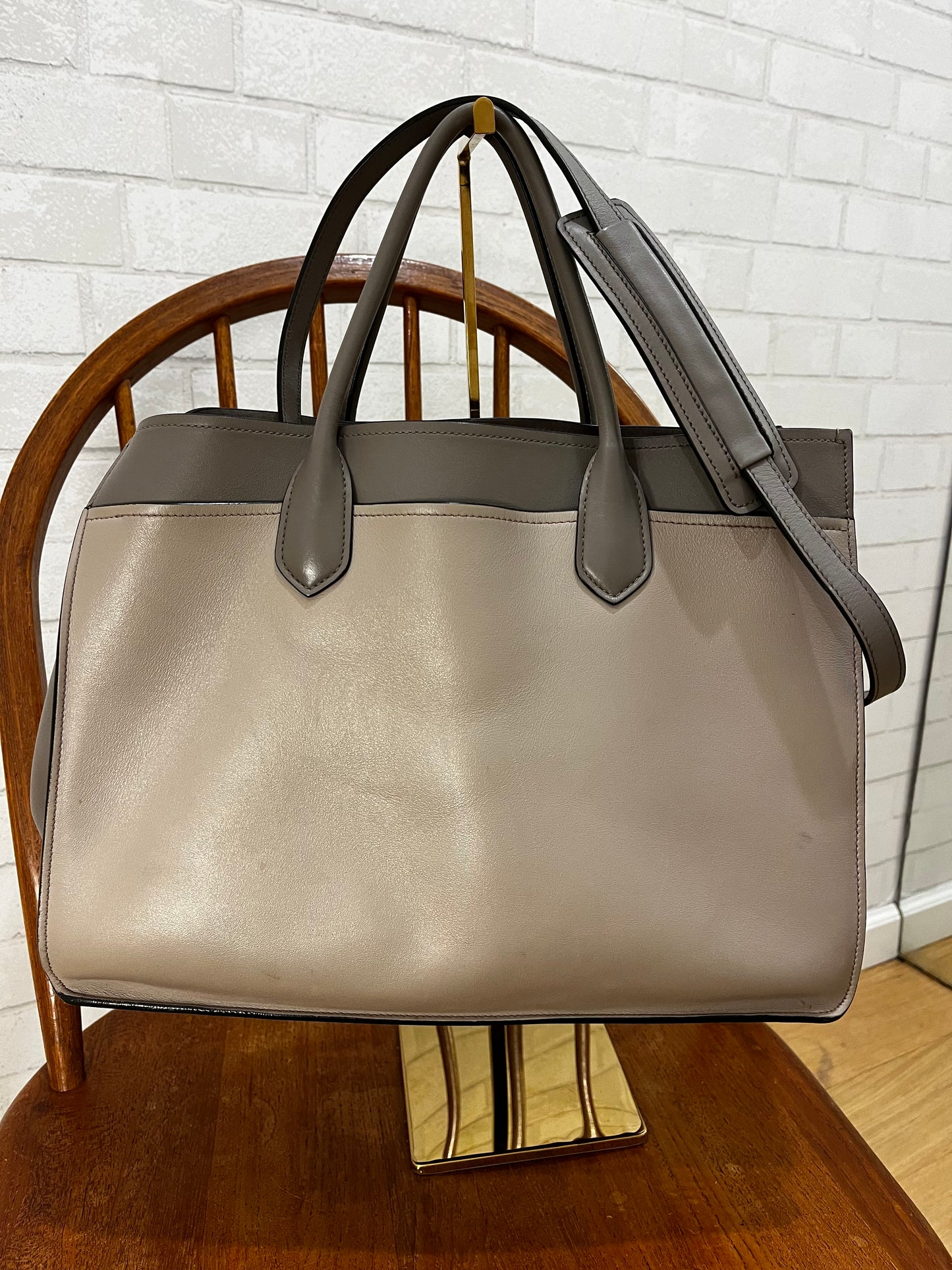 Prada etiquette outlet leather bag