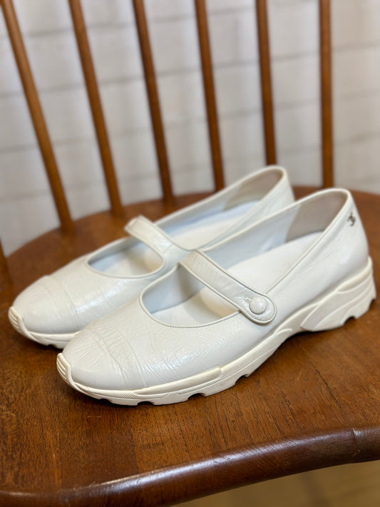 CHANEL patent leather Mary Janes/ 37.5 -7us