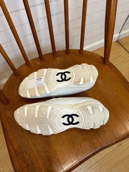 CHANEL patent leather Mary Janes/ 37.5 -7us