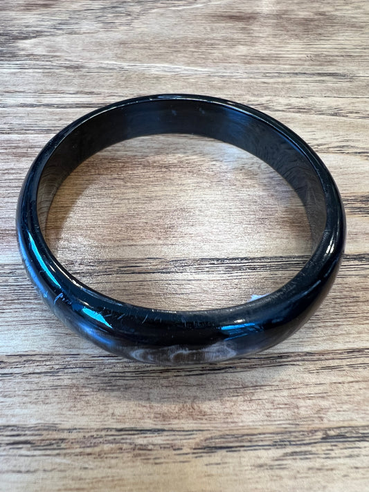 Lacquered wooden bangle