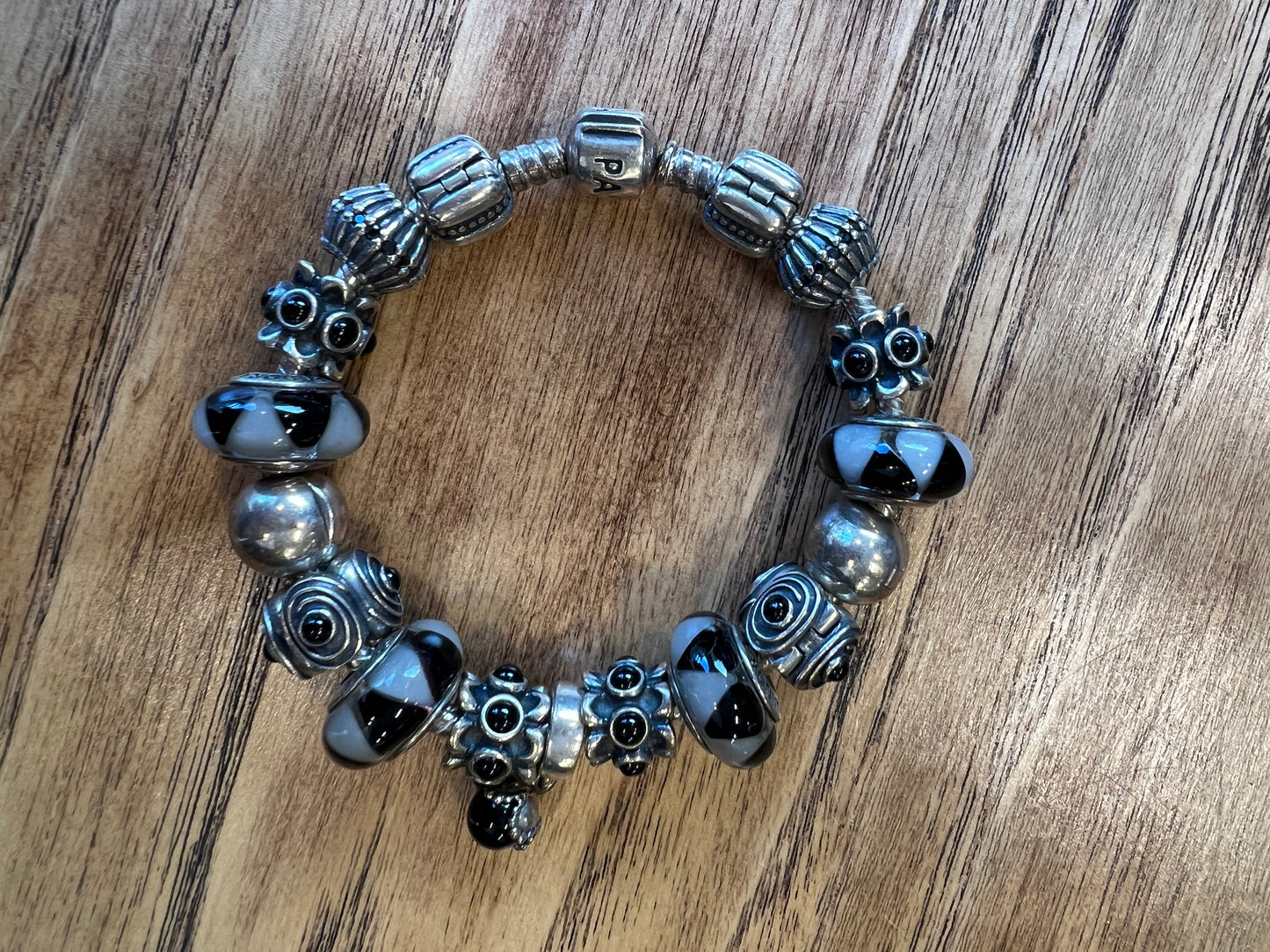 PANDORA Bracelet 17 charms