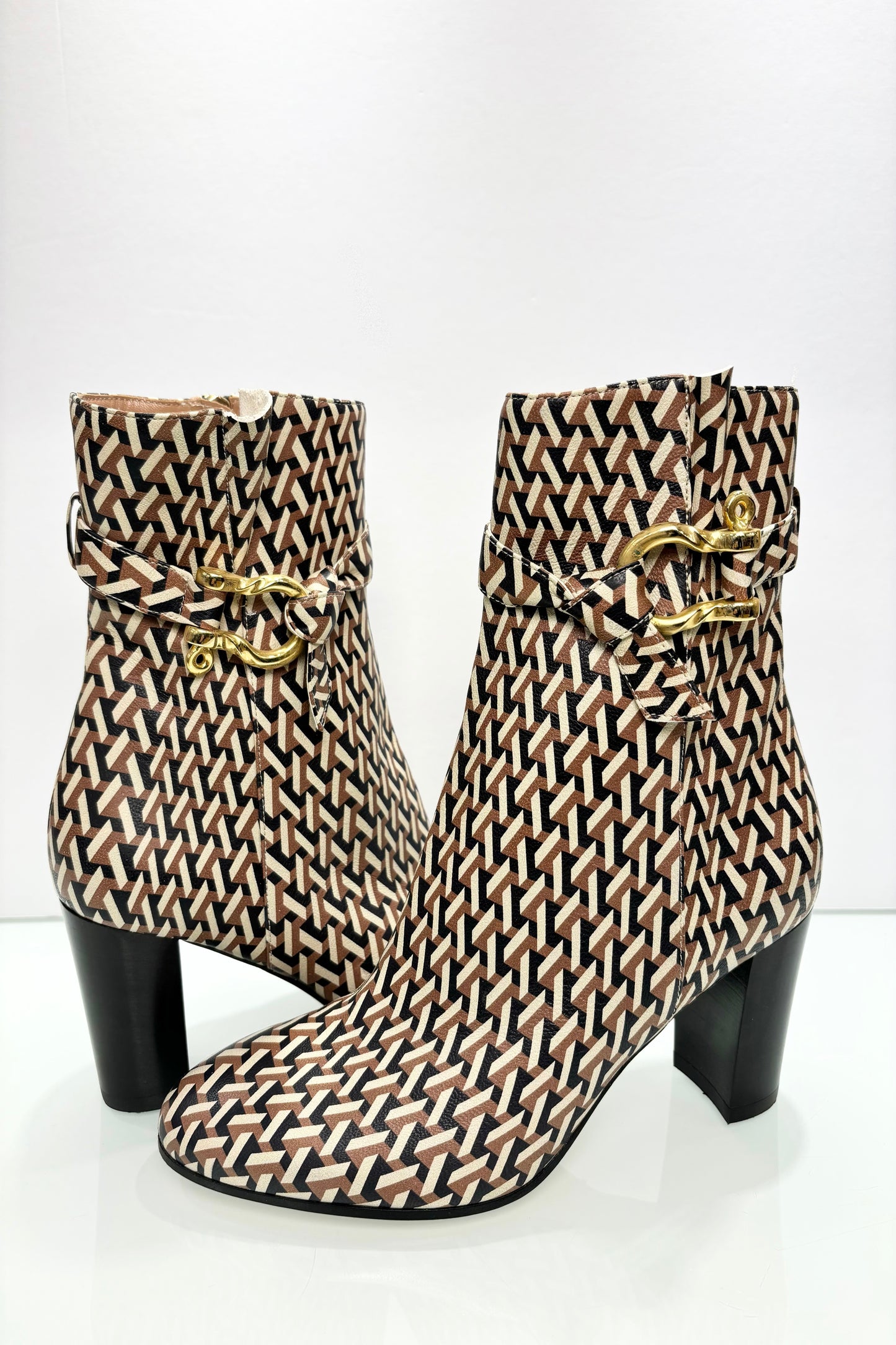 DVF New Leather Ankle Boots with gold Buckle / US7-EU37.5