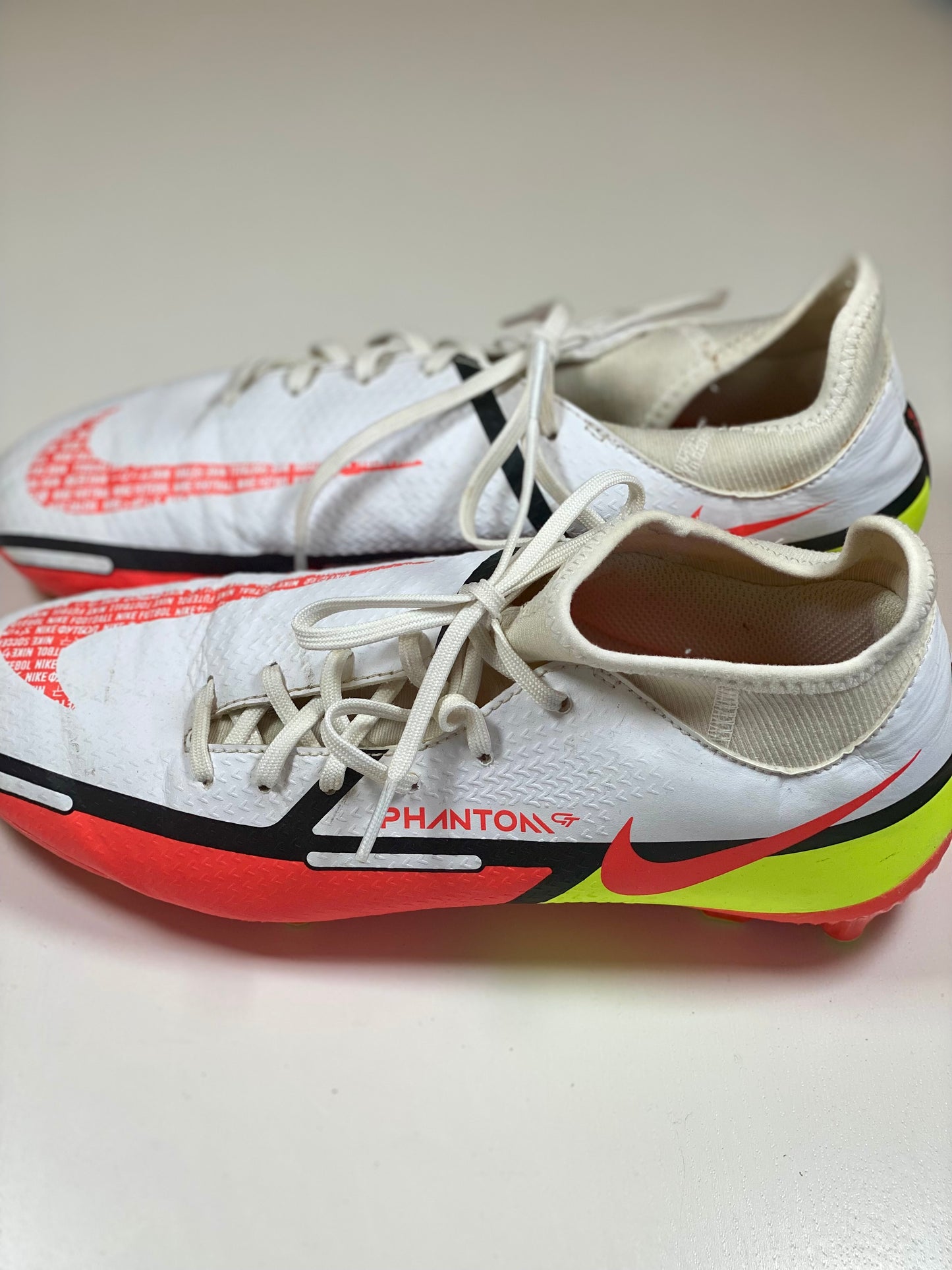 NIKE Soccer Cleats / US7,5 UE 40,5