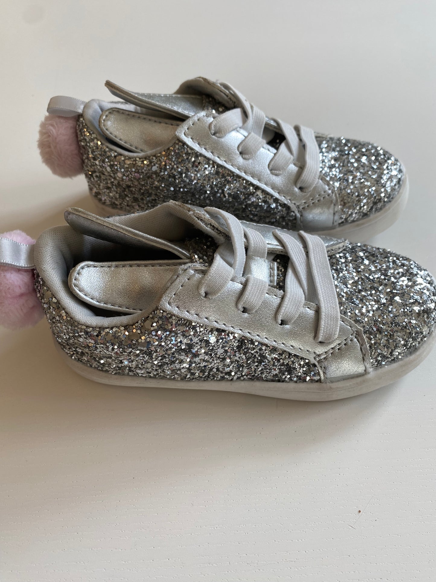 CARTER sparkly bunny trainers / us7-23