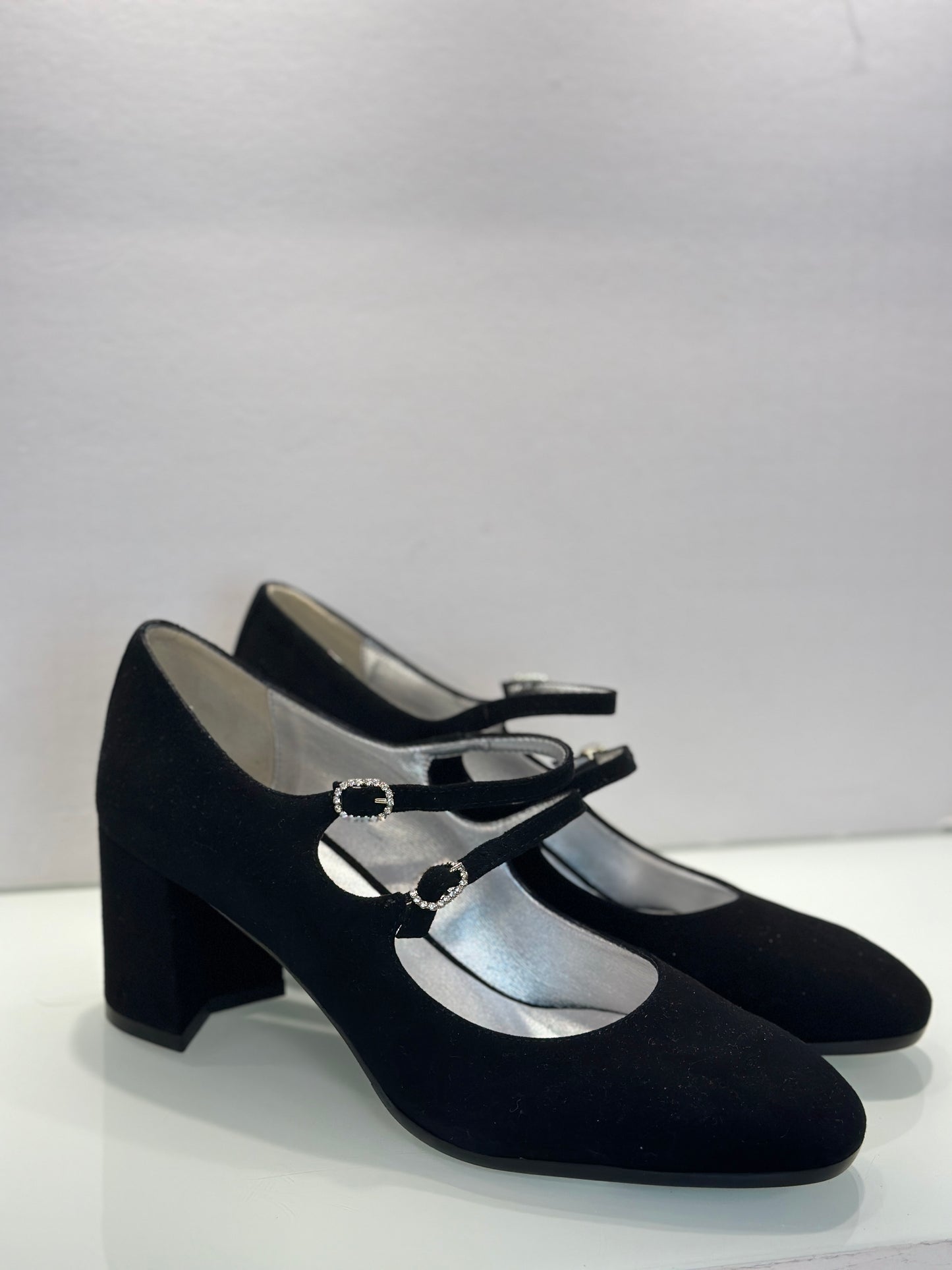 CAREL Suede Mary Janes NWT / US8.5-EU39