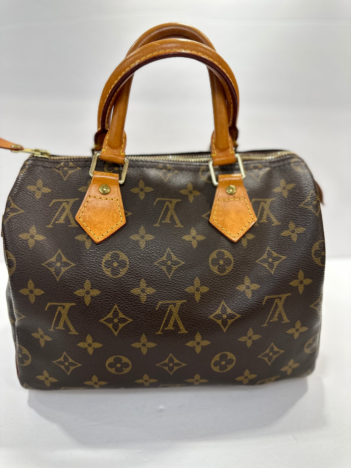 LOUIS VUITTON Speedy 25 Monogram Bag