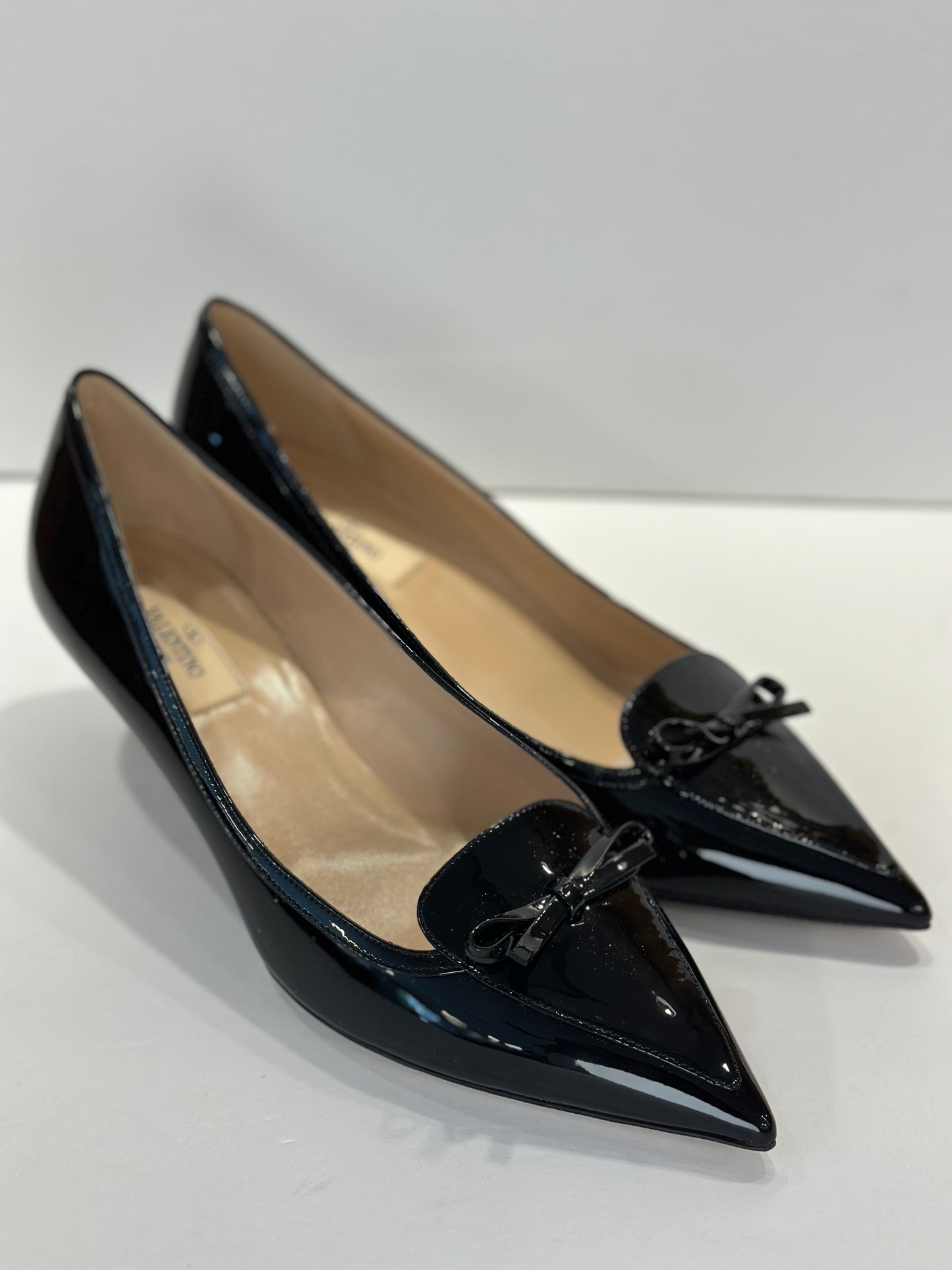 VALENTINO Kitty Heels Patent Leather Pumps NWT/ 39-8.5