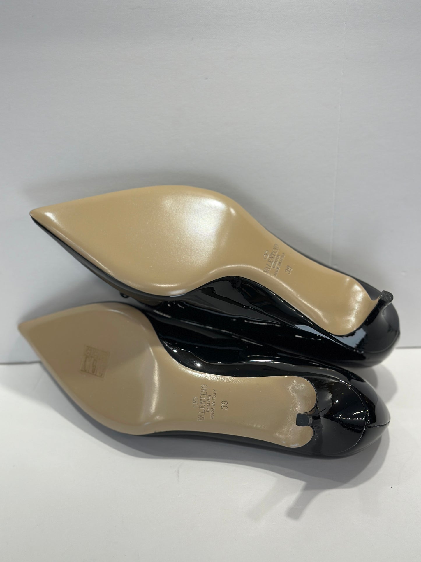 VALENTINO Kitty Heels Patent Leather Pumps NWT/ 39-8.5