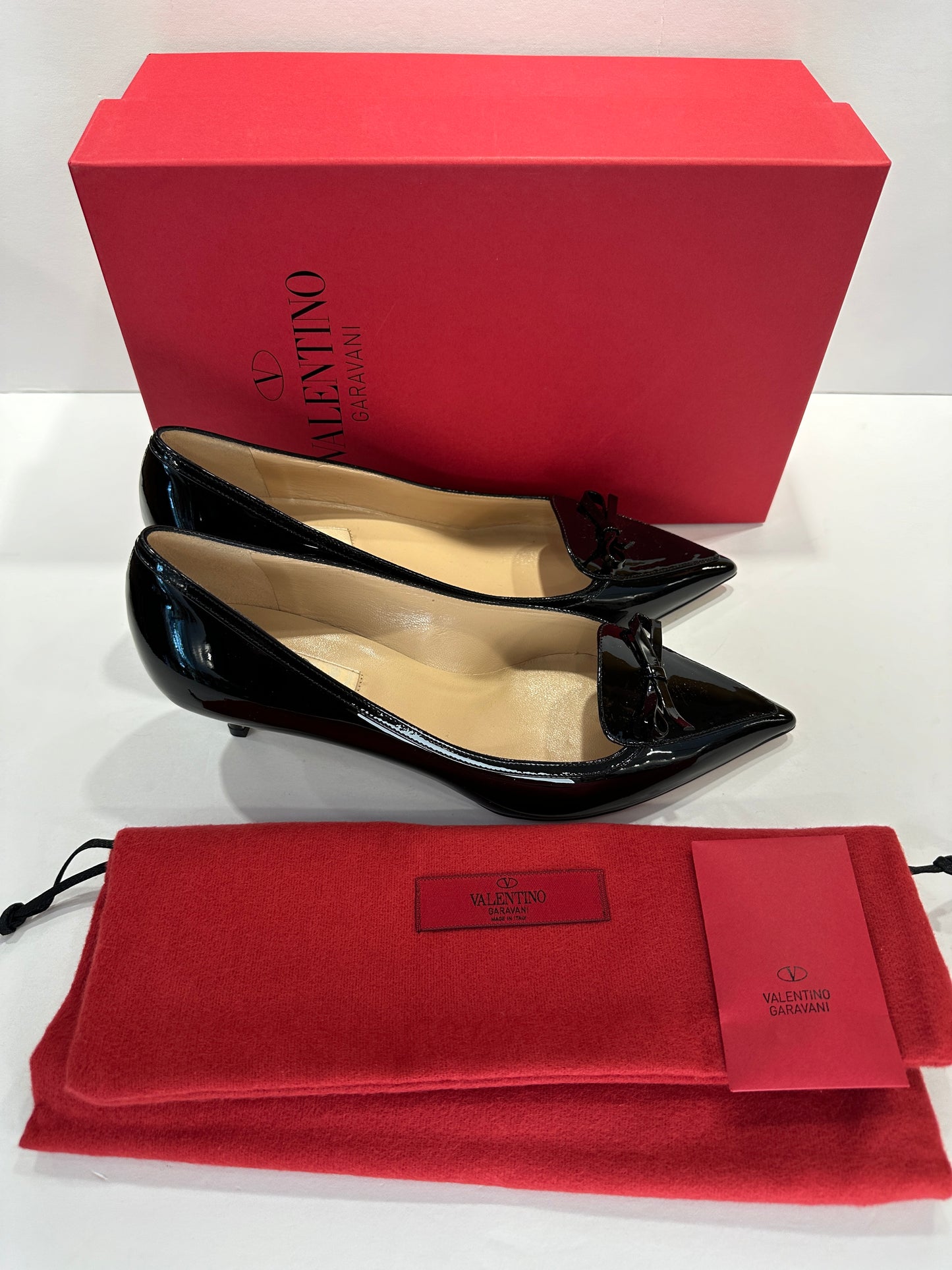 VALENTINO Kitty Heels Patent Leather Pumps NWT/ 39-8.5