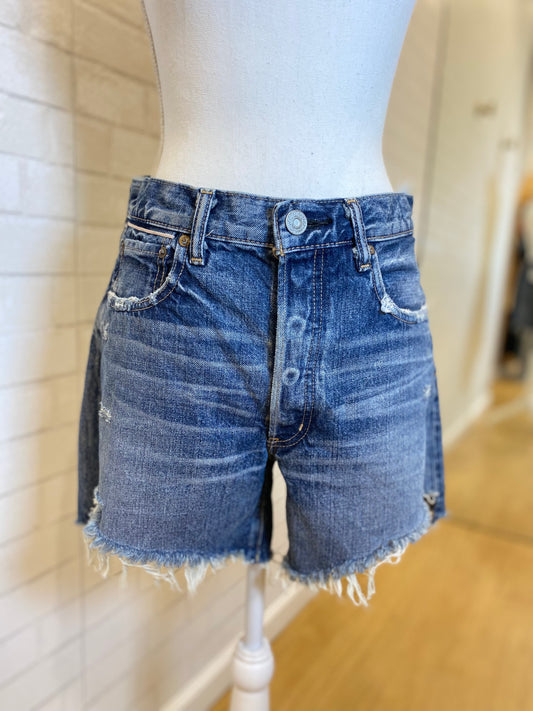 MOUSSY vintage dsitressed deim shorts/ 26-S