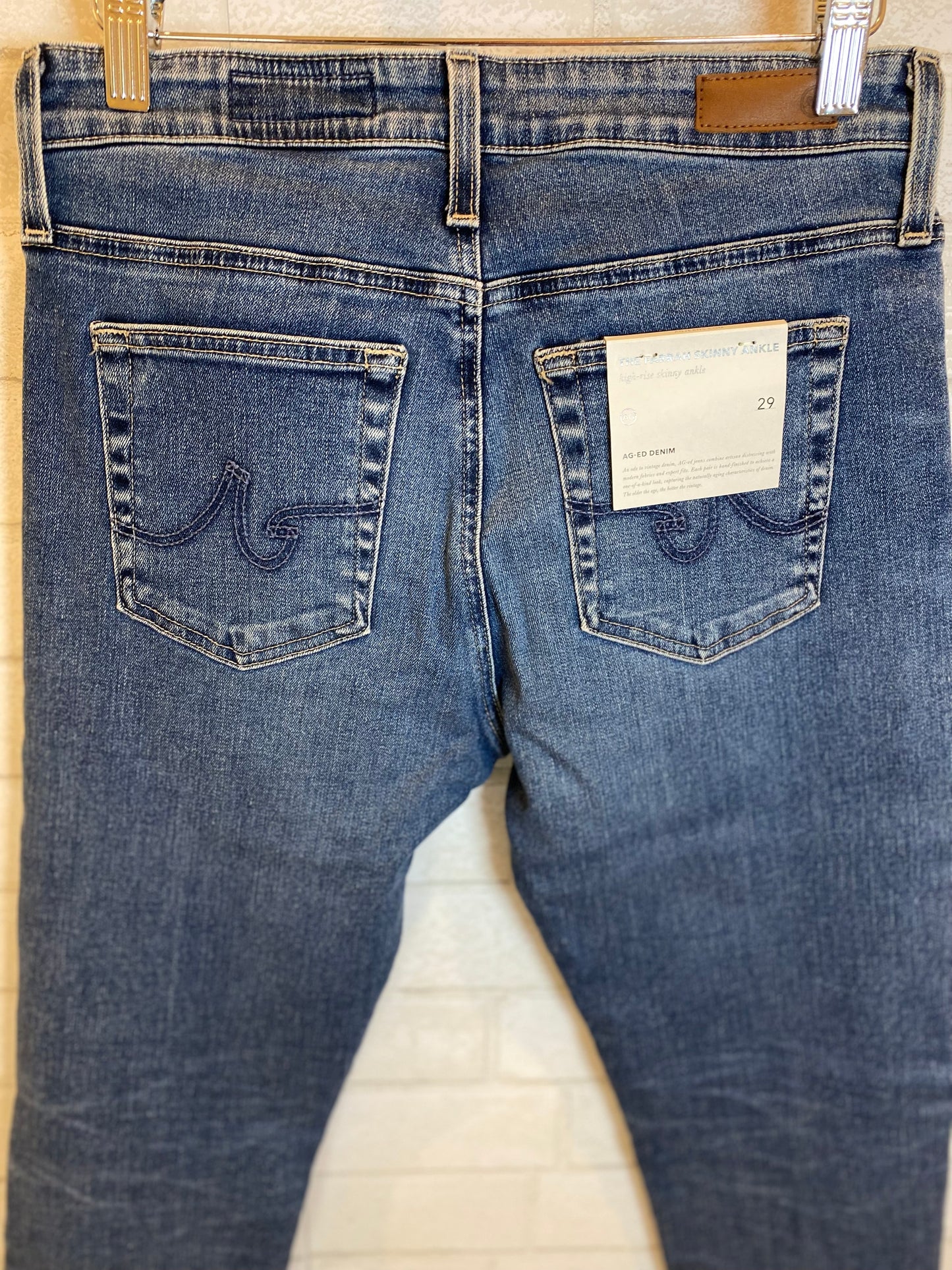 AG NWT Skinny Jeans / M-29R