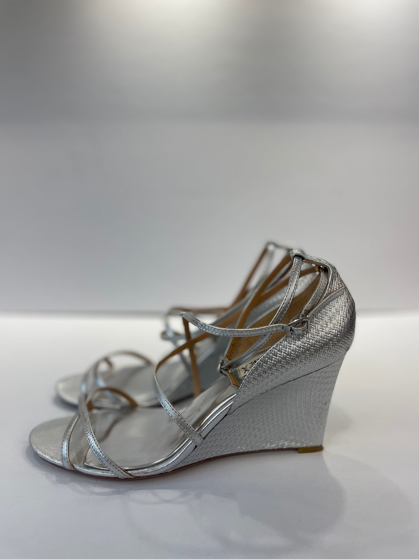 BADGLEY MISCHKA Silver WEdges Evening Sandals / US8