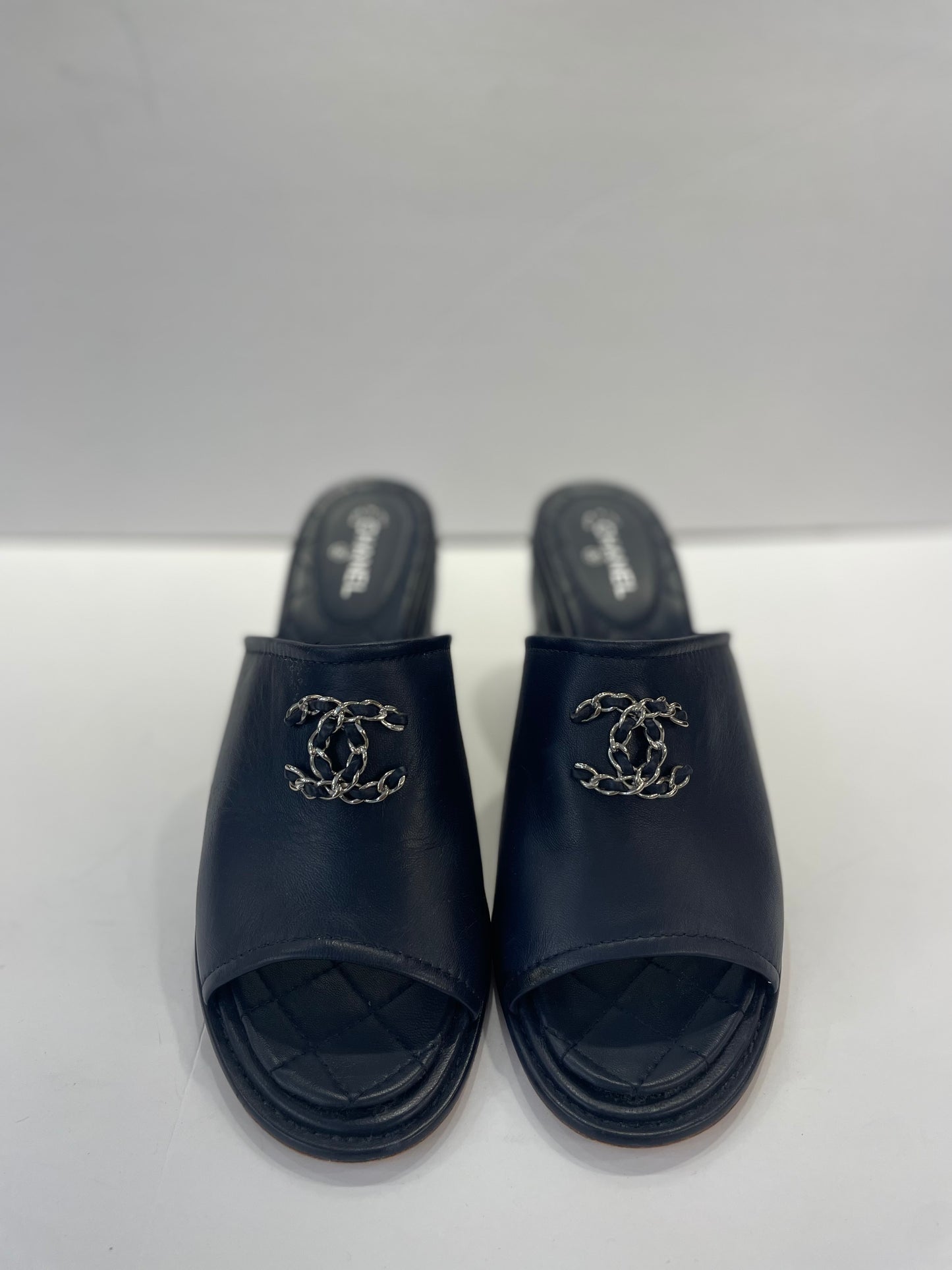 CHANEL Quilted Leather Interlocking CC Mules/ 38.5-8