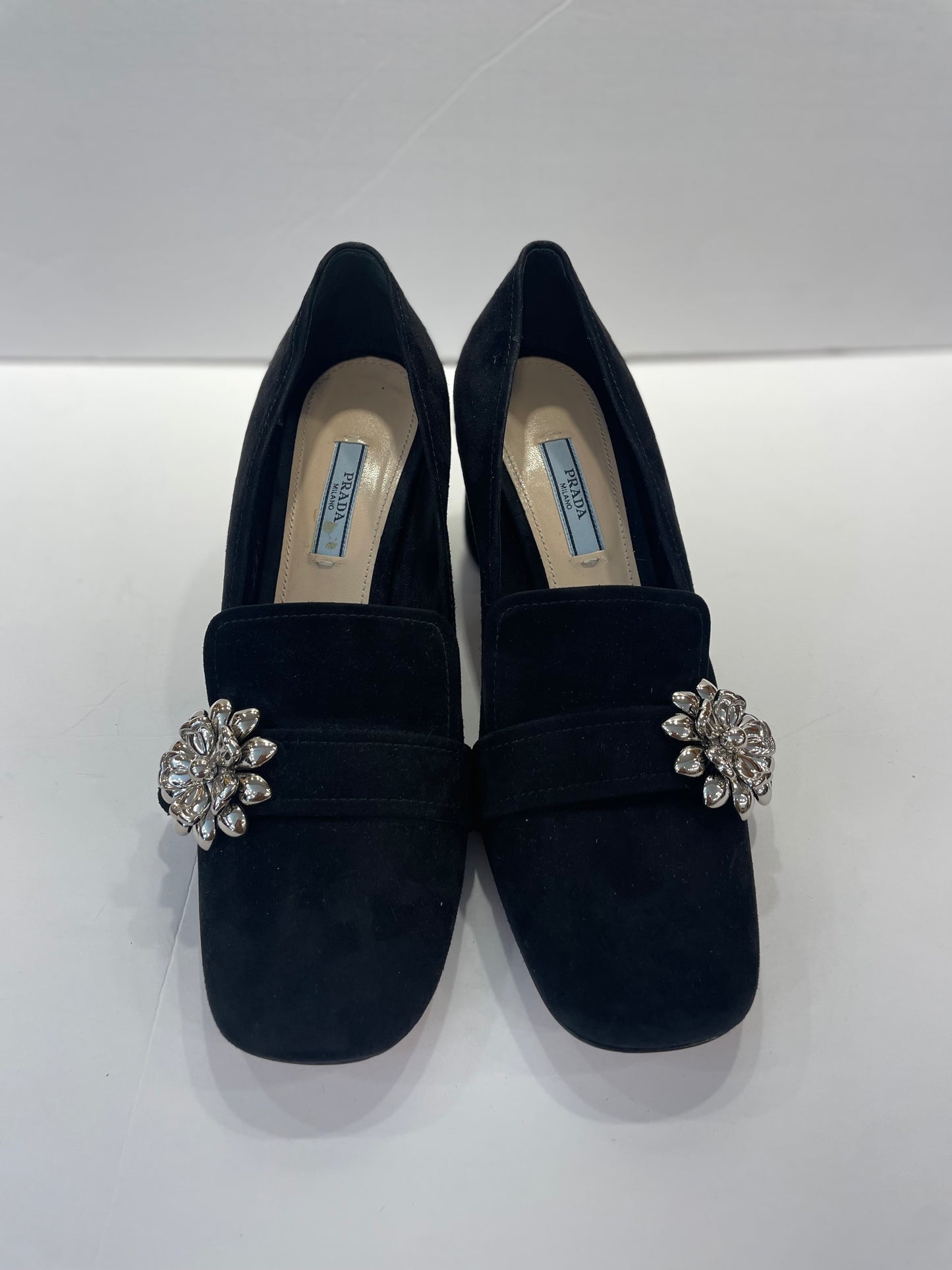 PRADA suede silver flower pumps/ 38.5-8