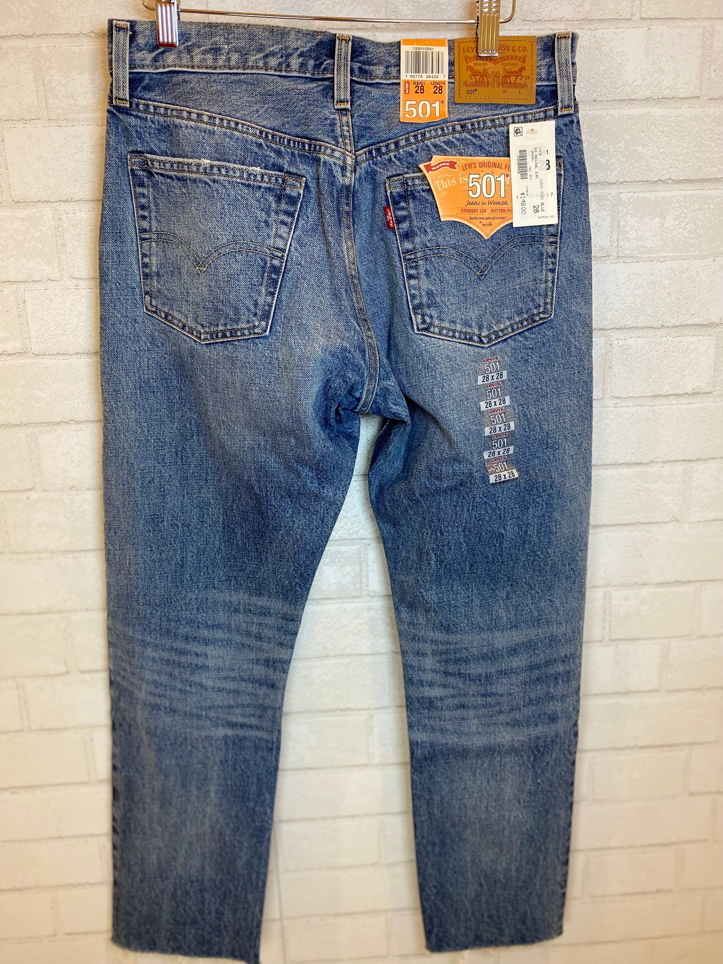 LEVIS NWT 501 Jeans / M-28