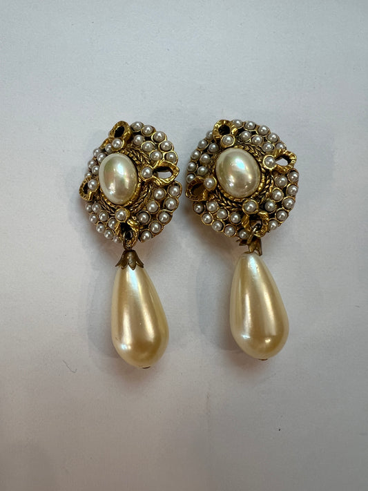 NO BRAND Pearl Drop Clip on Earrings