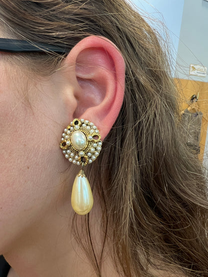 NO BRAND Pearl Drop Clip on Earrings