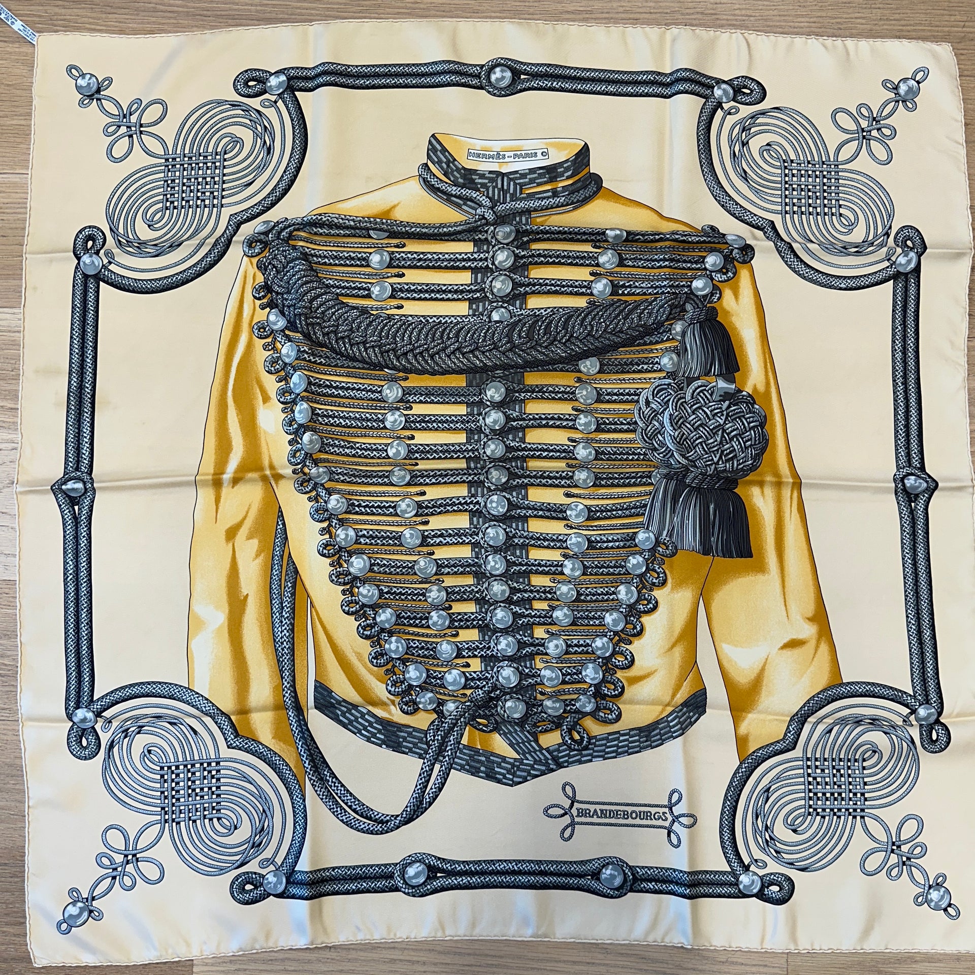 激安！特価品 HERMES Square 90Cm Silk Scarf  小物