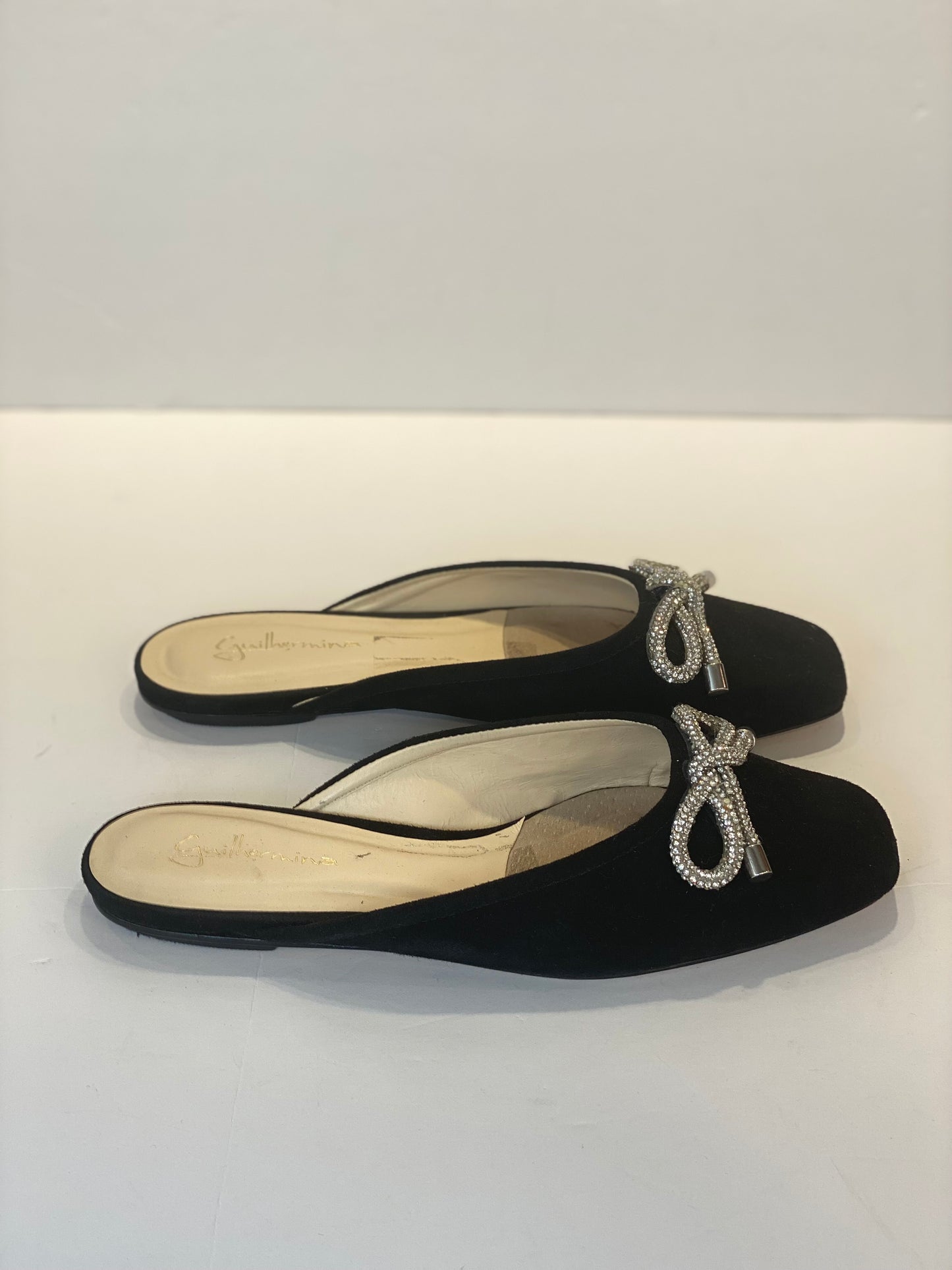 GUILHERMINA Flat Suede Mules / US8-EU38.5