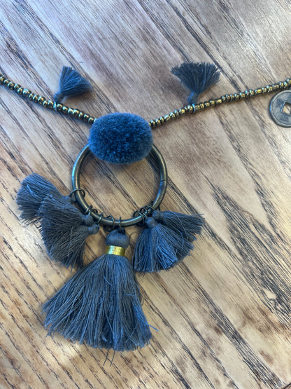 NO BRAND Long grey pompoms necklace