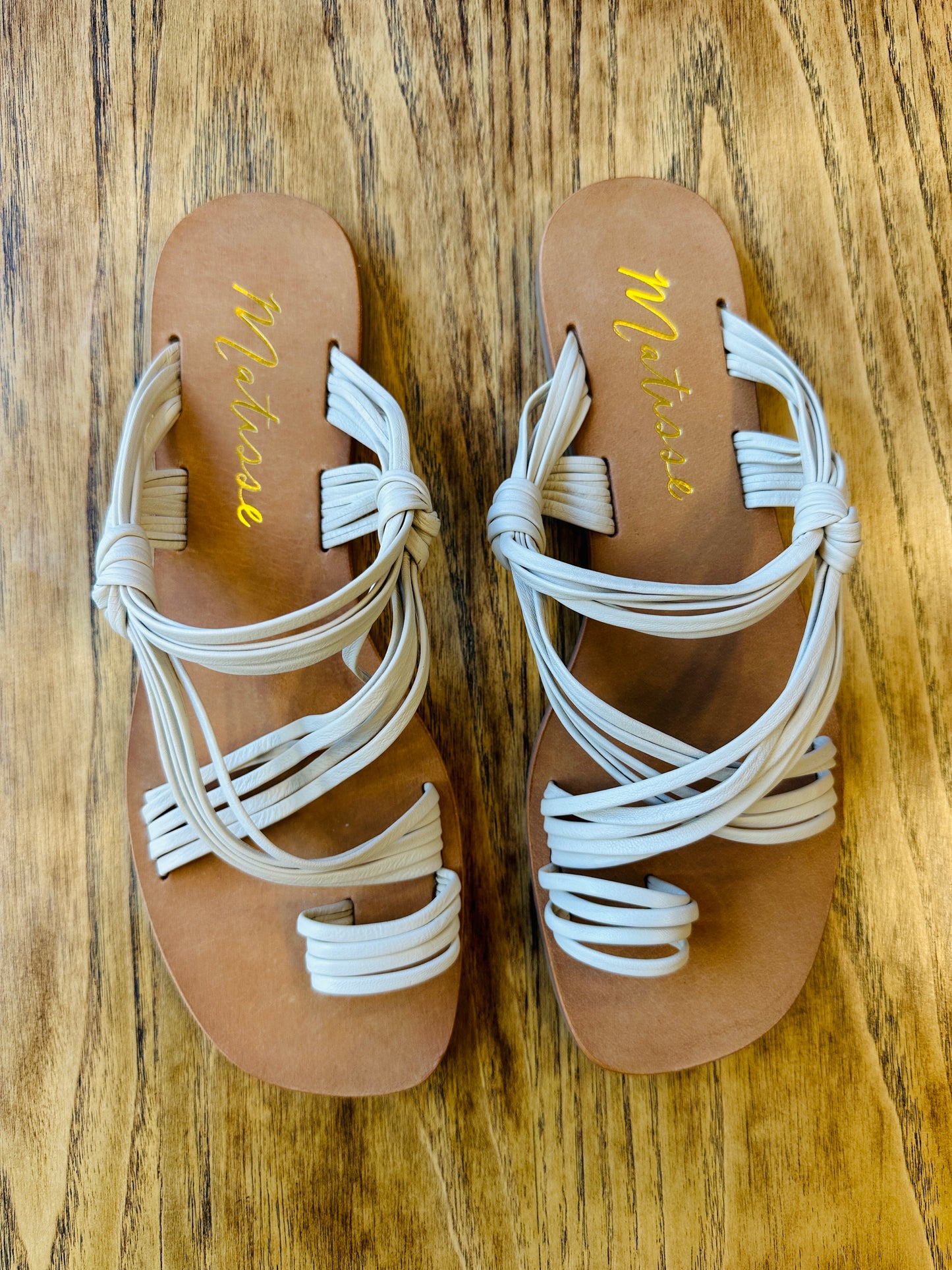 MATISSE NWT Flat Sandals / US9