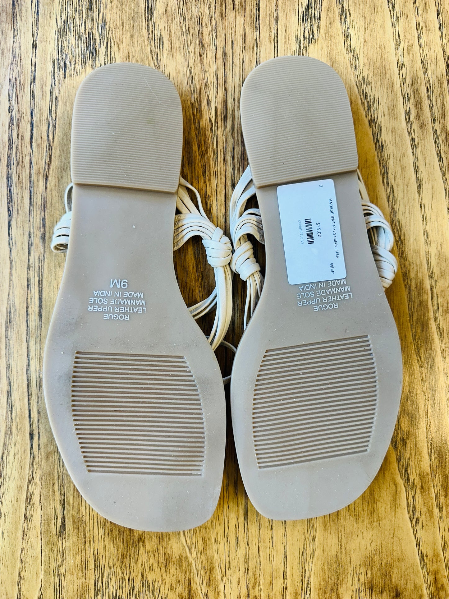 MATISSE NWT Flat Sandals / US9