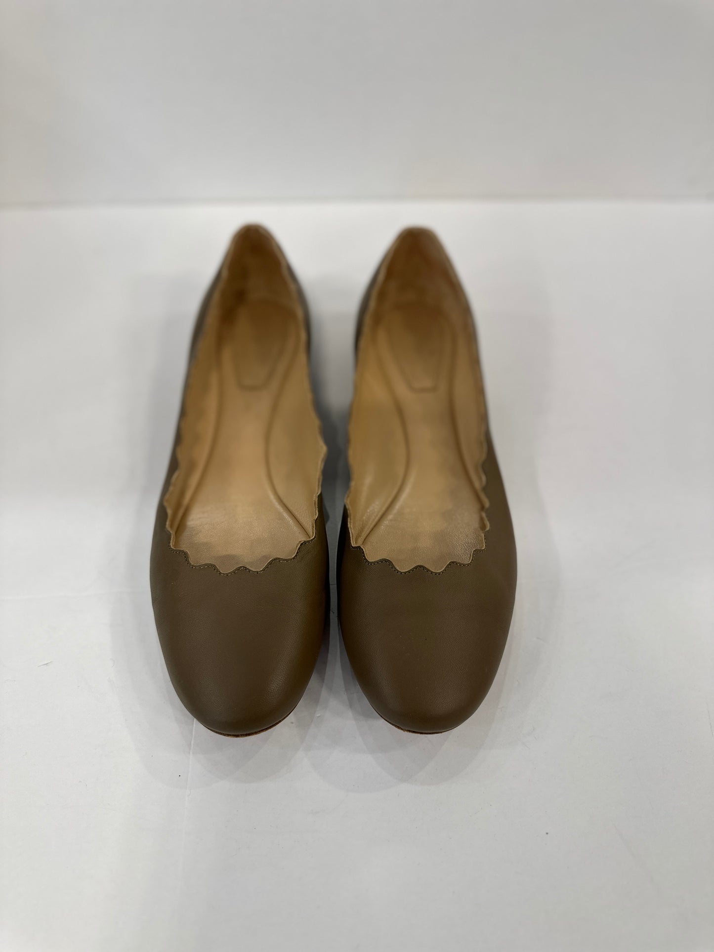 CHLOE Scalloped Edge Flats / US7.5-EU38