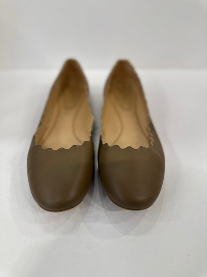 CHLOE Scalloped Edge Flats / US7.5-EU38