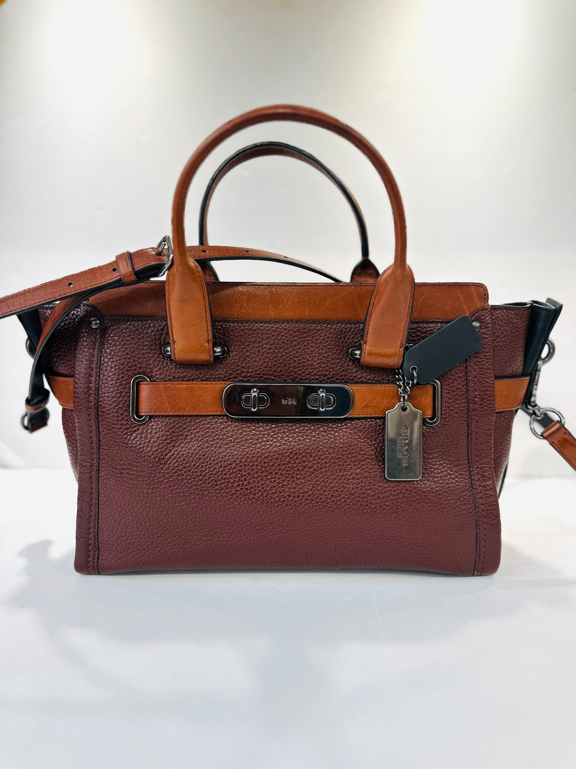 COACH Pebble Leather Swagger In Colorblock OS Second Edition NY