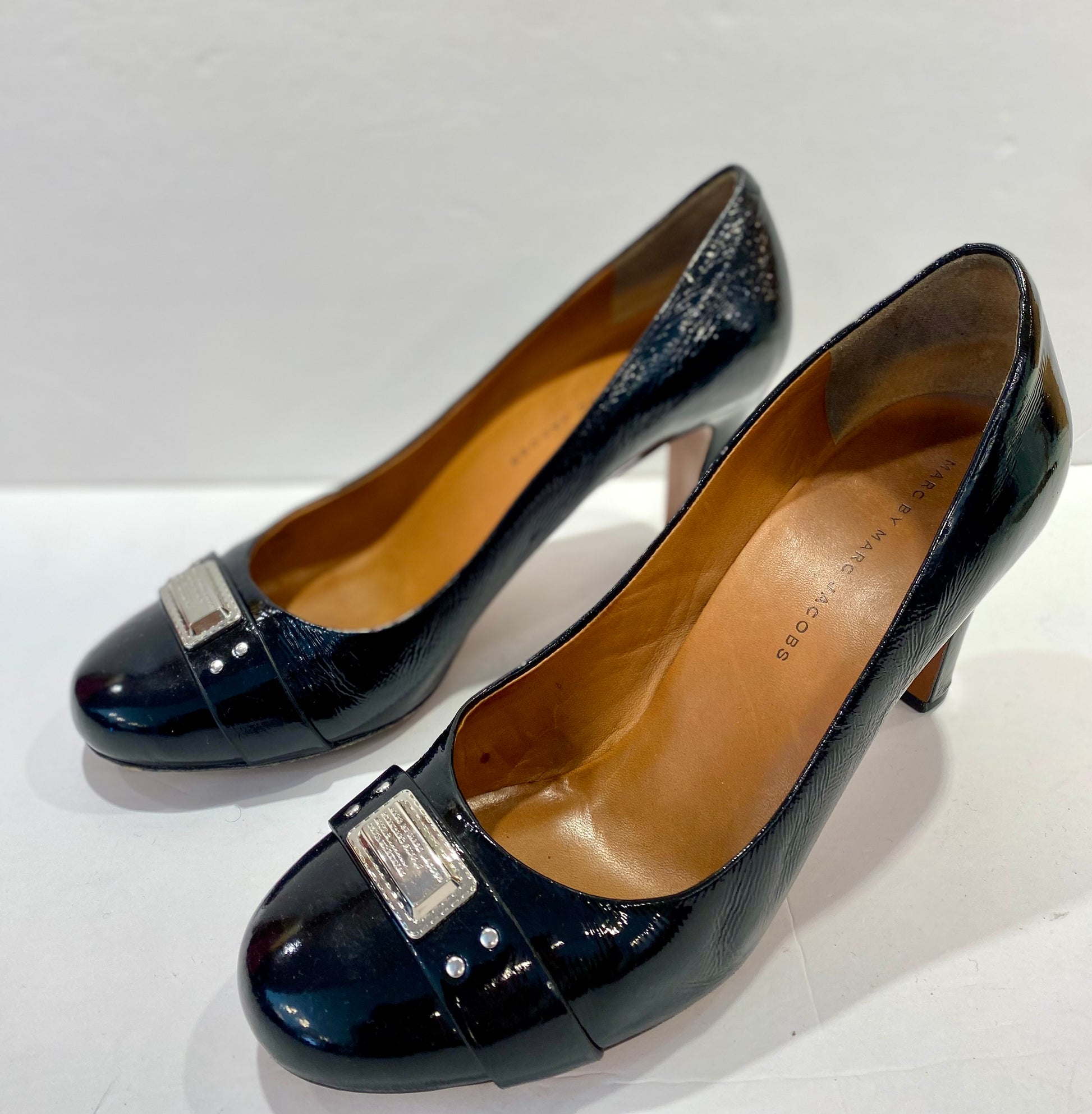 MARC JACOBS Patent Leather Pumps 8.5 39 Second Edition NY