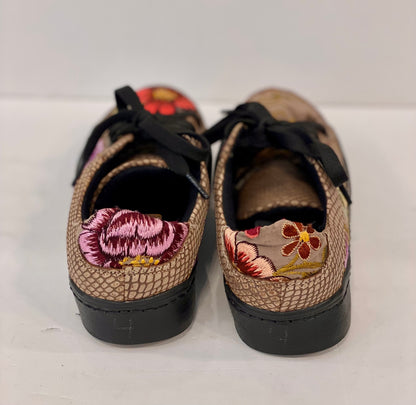 ZAPATIK New Sneakers with embroideries / US6.5