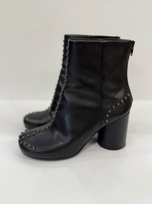 MAISON MARGIELA Studded Booties / US6