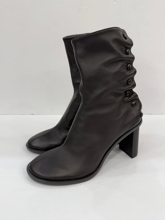 THE ROW New Leather Booties / US6