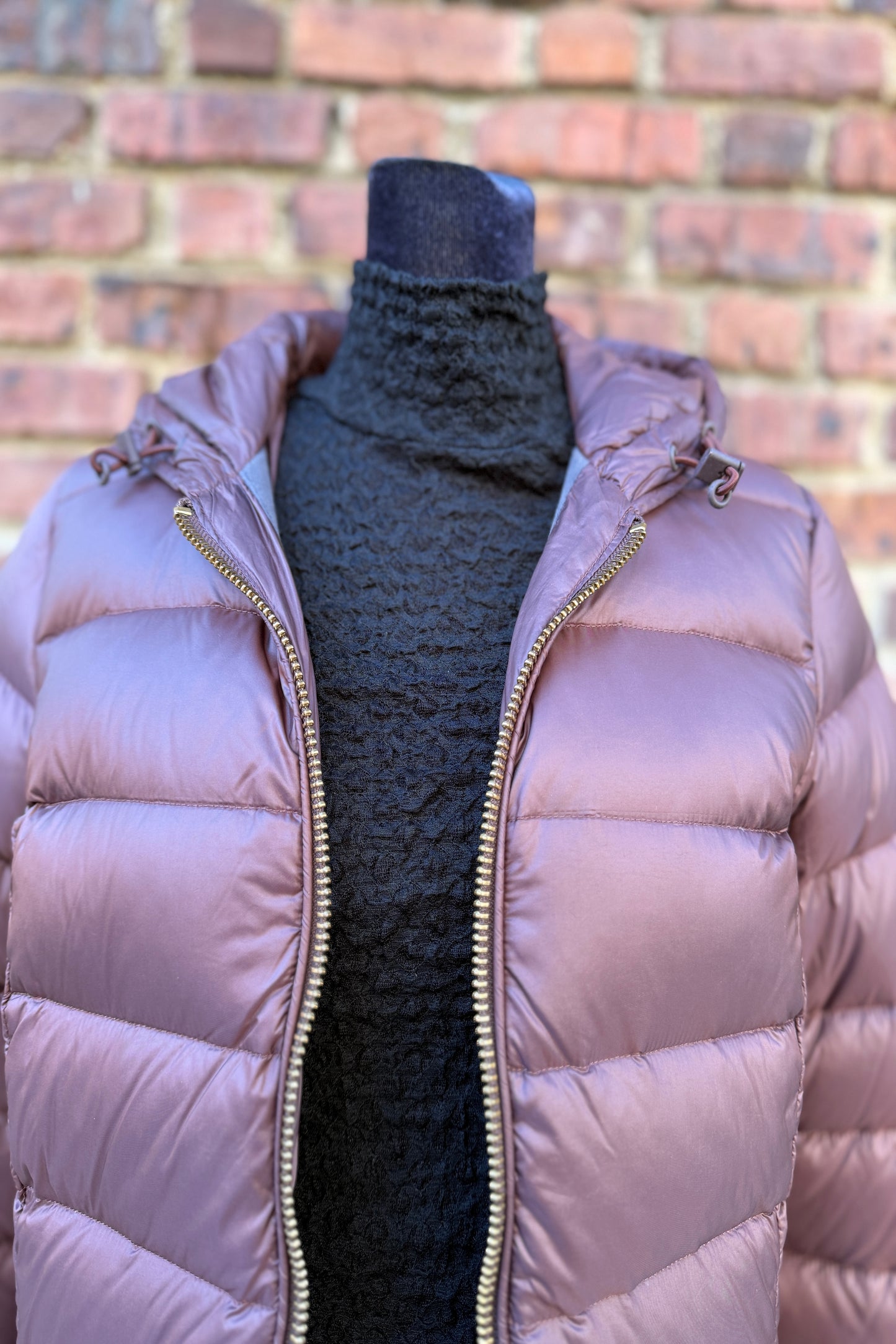 CLOSED down puffer w hood/ XXS