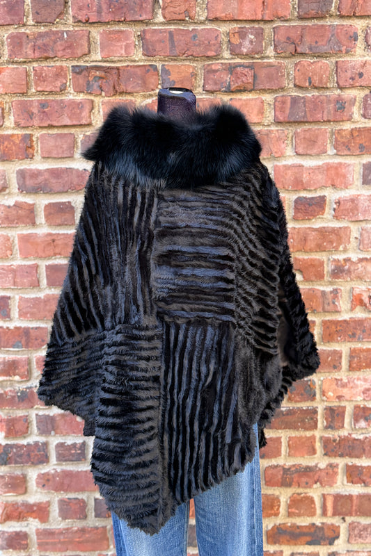 TRILOGY Collections Fur Cape