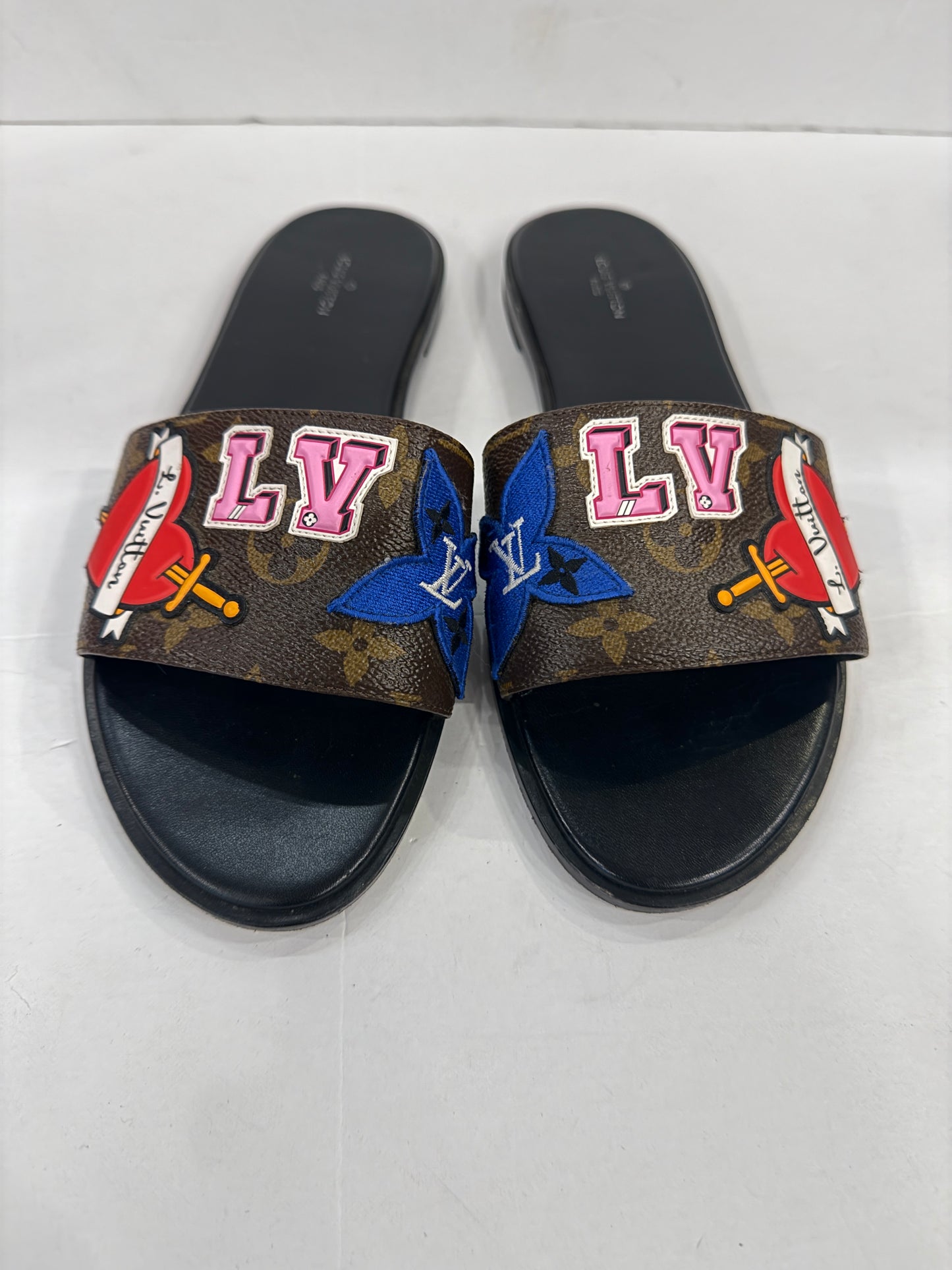 LOUIS VUITTON LV Black Heart Flat Mules / US8.5-EU39