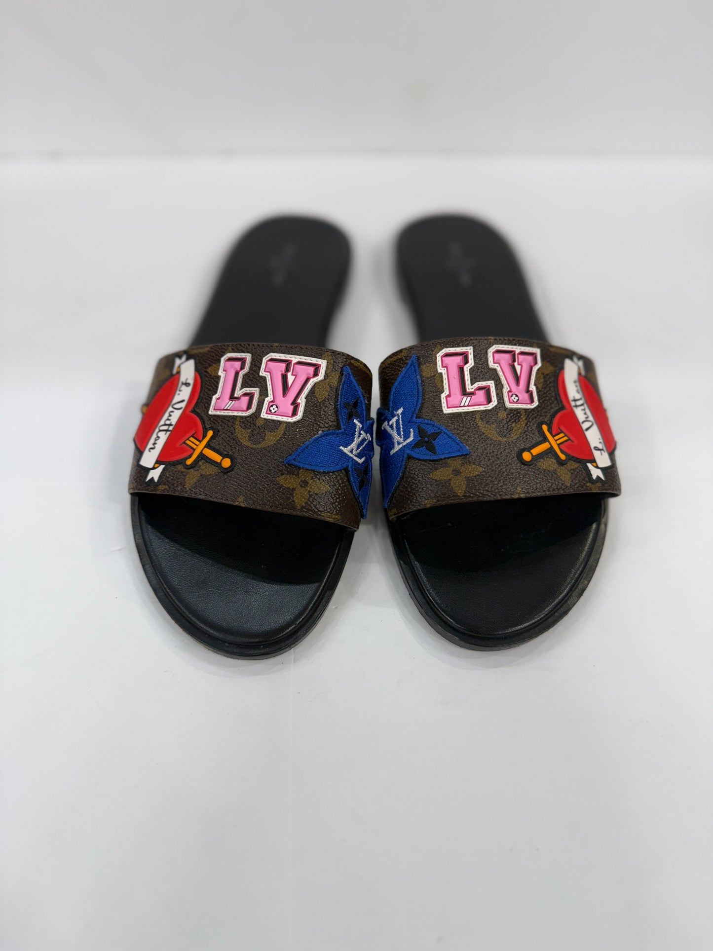 LOUIS VUITTON LV Black Heart Flat Mules / US8.5-EU39