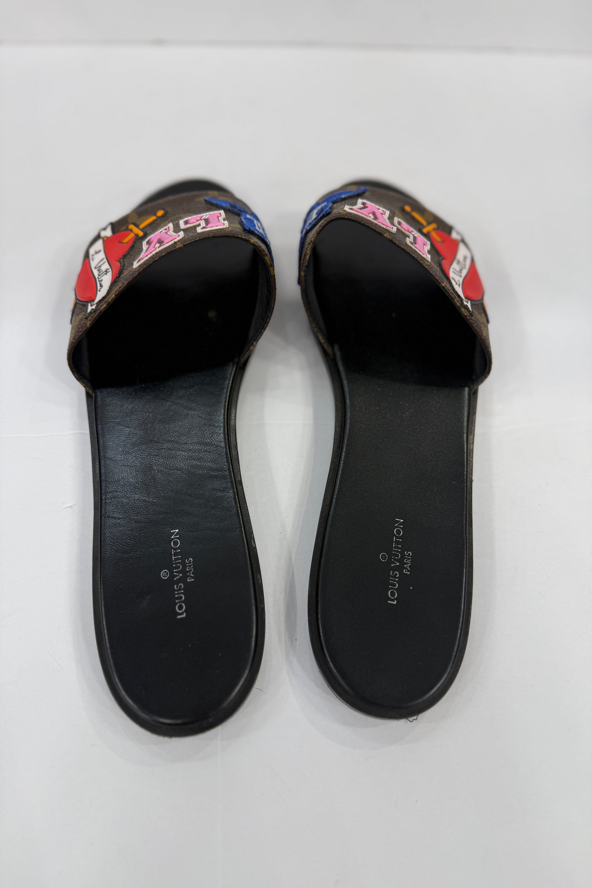 LOUIS VUITTON LV Black Heart Flat Mules US8.5 EU39 Second Edition NY