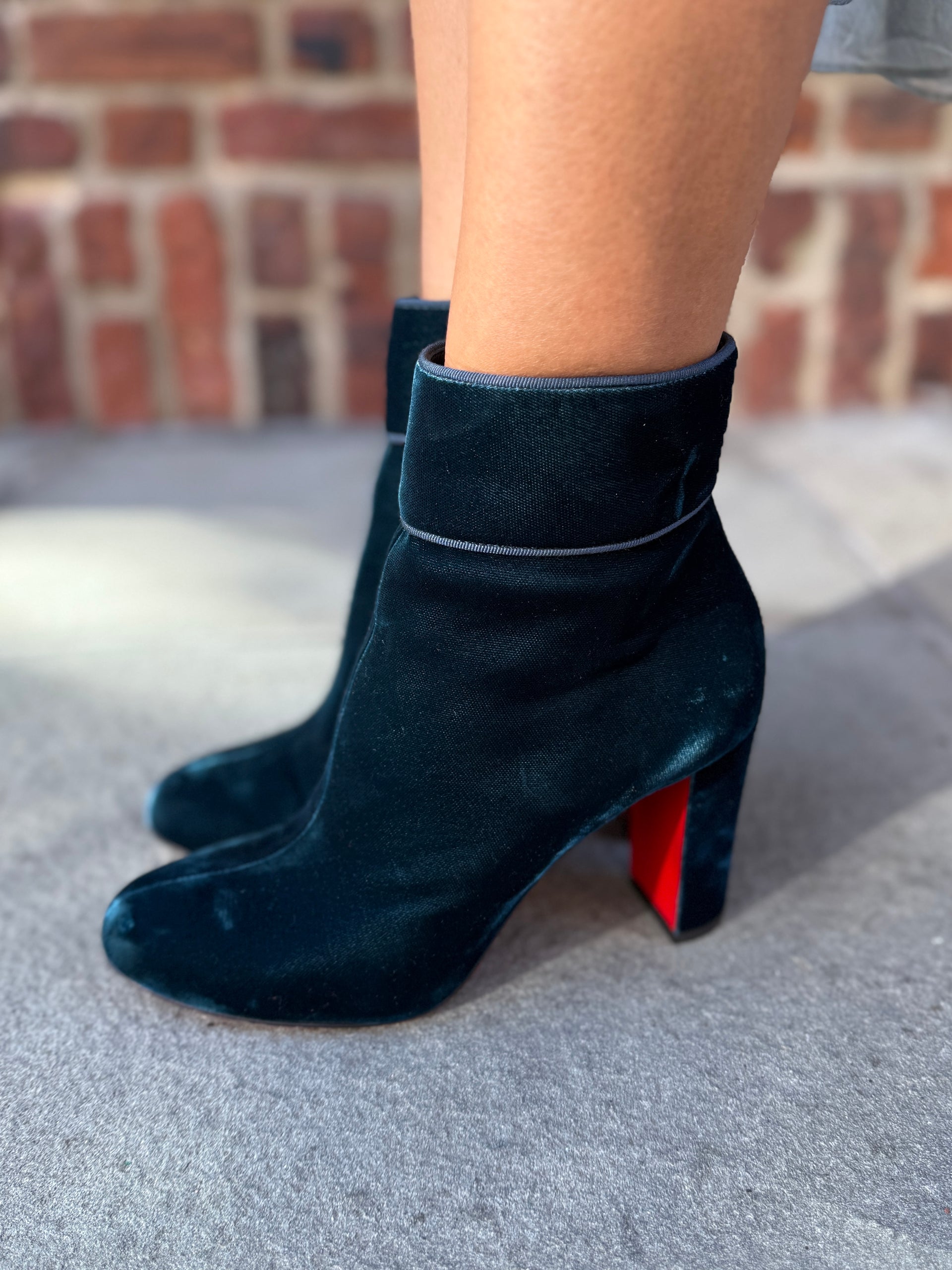 Christian Louboutin 黒スエードブーティ 37.5