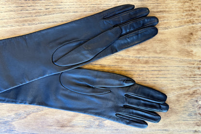 CHANEL NWT Leather Gloves / 7.5