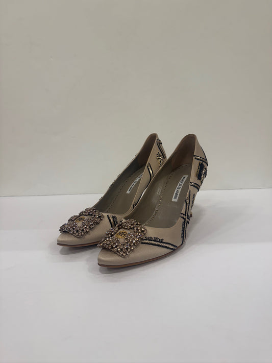 MANOLO BLAHNIK Beige Satin Pump "Decade of Love Anniversary 54th St" / US8 - EUR38
