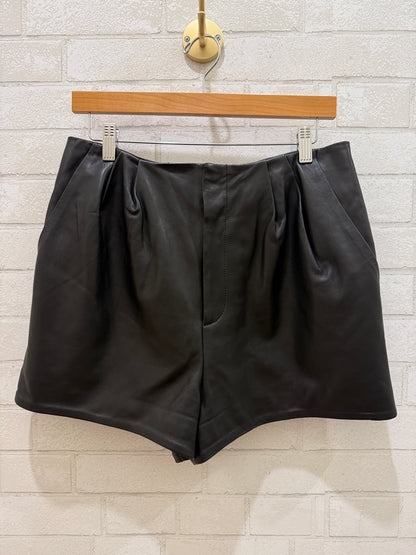 NDB Leather Shorts / M