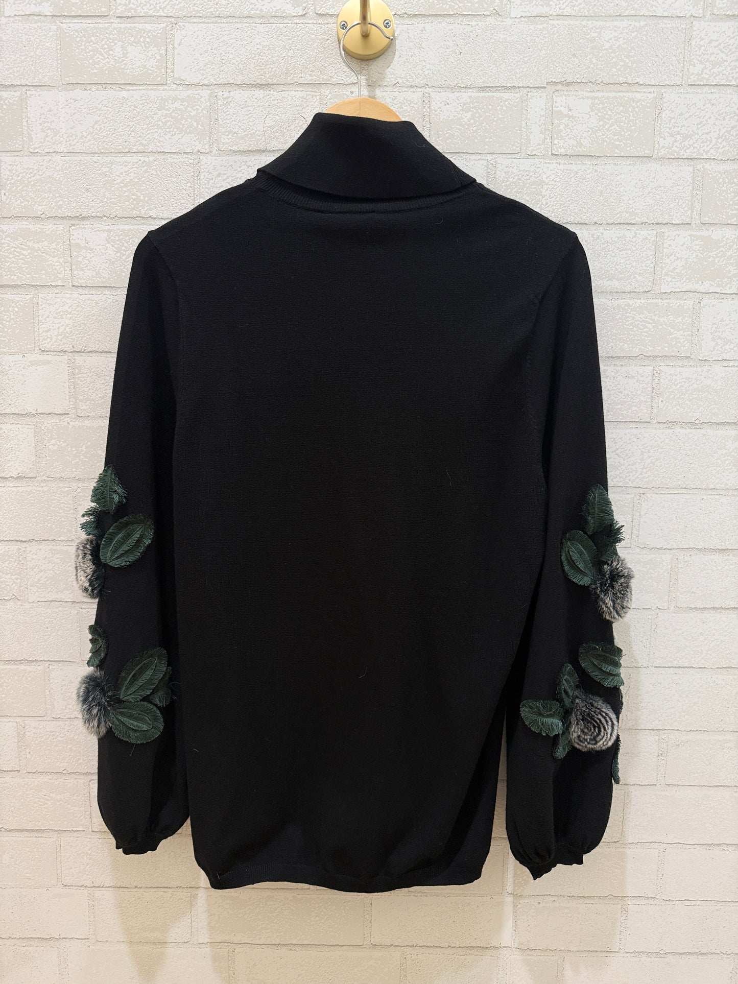 ANNE FONTAINE LS  Turtle Neck With Fur Sleeves Sweater/L
