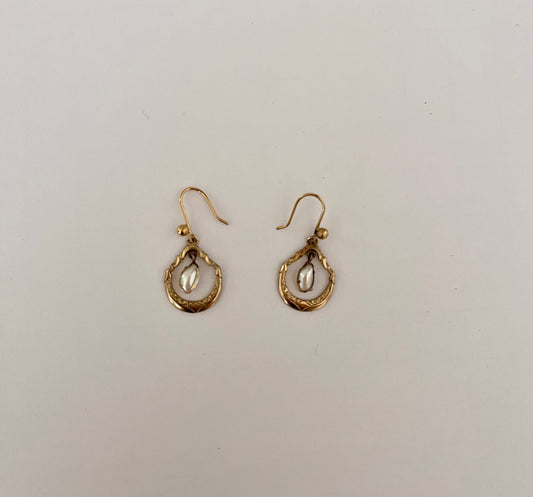 NO BRAND Vintage Drop Pearl Gold Earrings