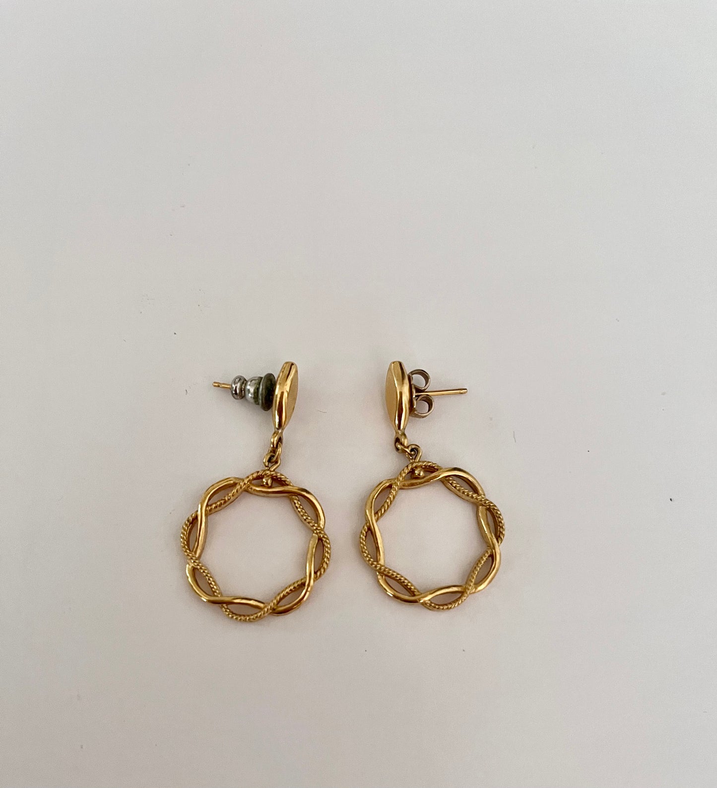 NO BRAND Gold Vintage Crown Earrings