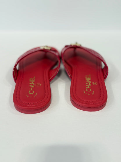 CHANEL NWT Flat Sandals/ US 7.5-EU38