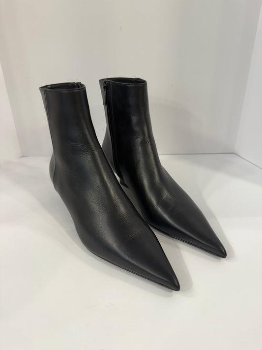 TOTEME Sharp Leather Ankle Boots / 8-EU38