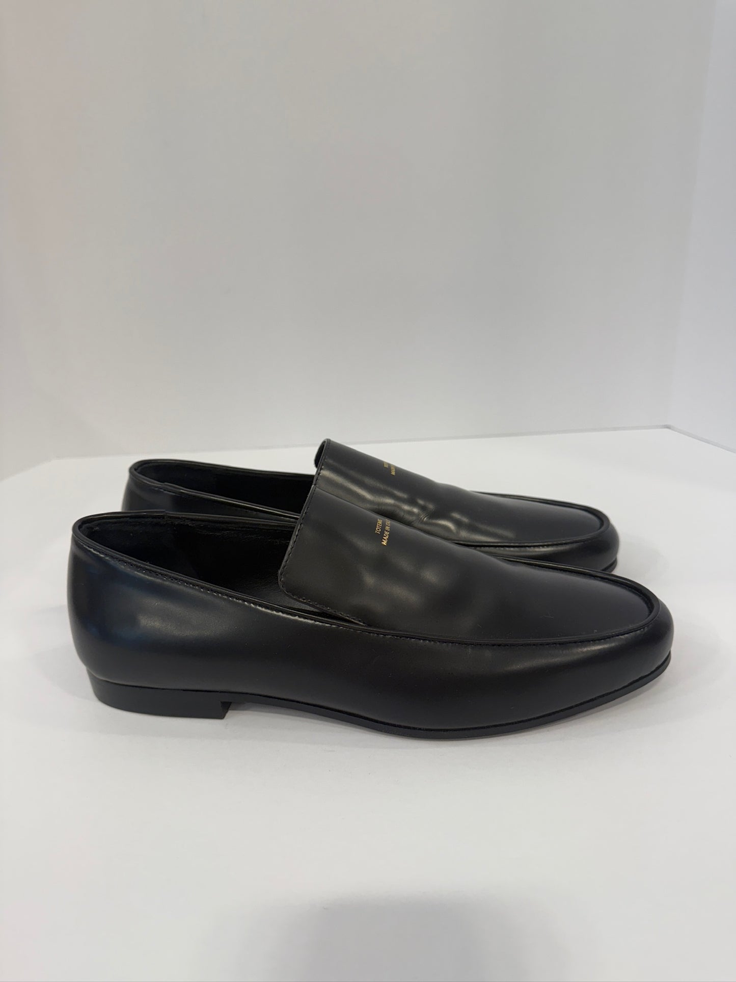 TOTEME NWT The Oval Loafer/ EU36- US6