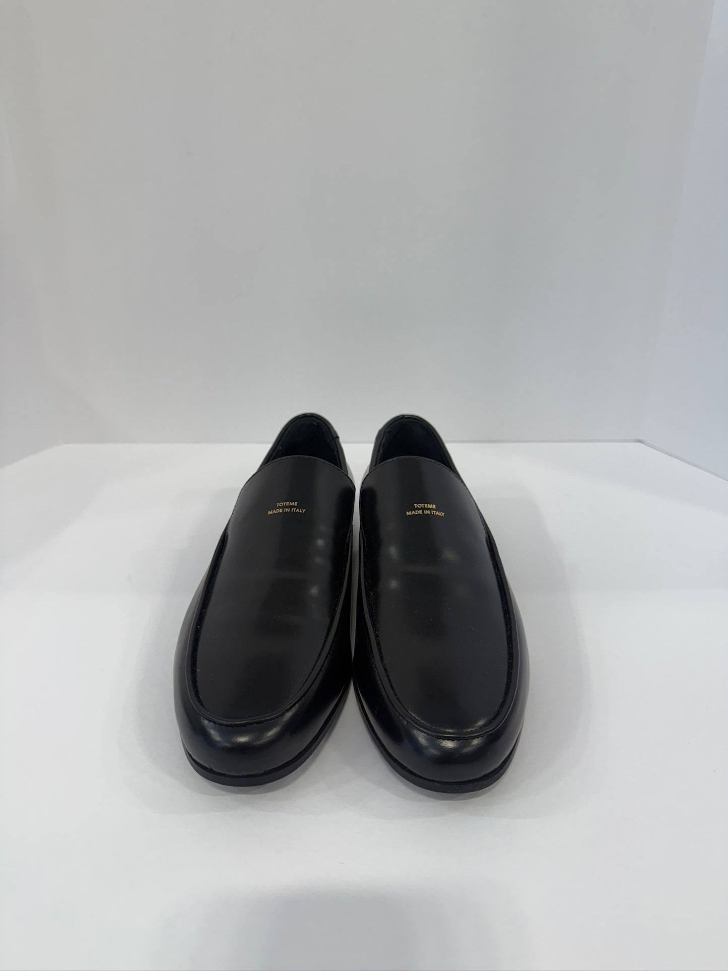 TOTEME NWT The Oval Loafer/ EU36- US6