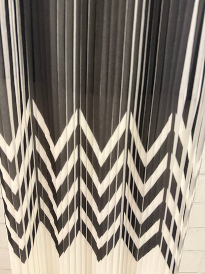 TROUVE NWT Long Printed Skirt/ US S-EU 36